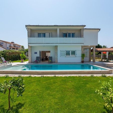 Villa Irena With Private Pool In Porec Exterior photo