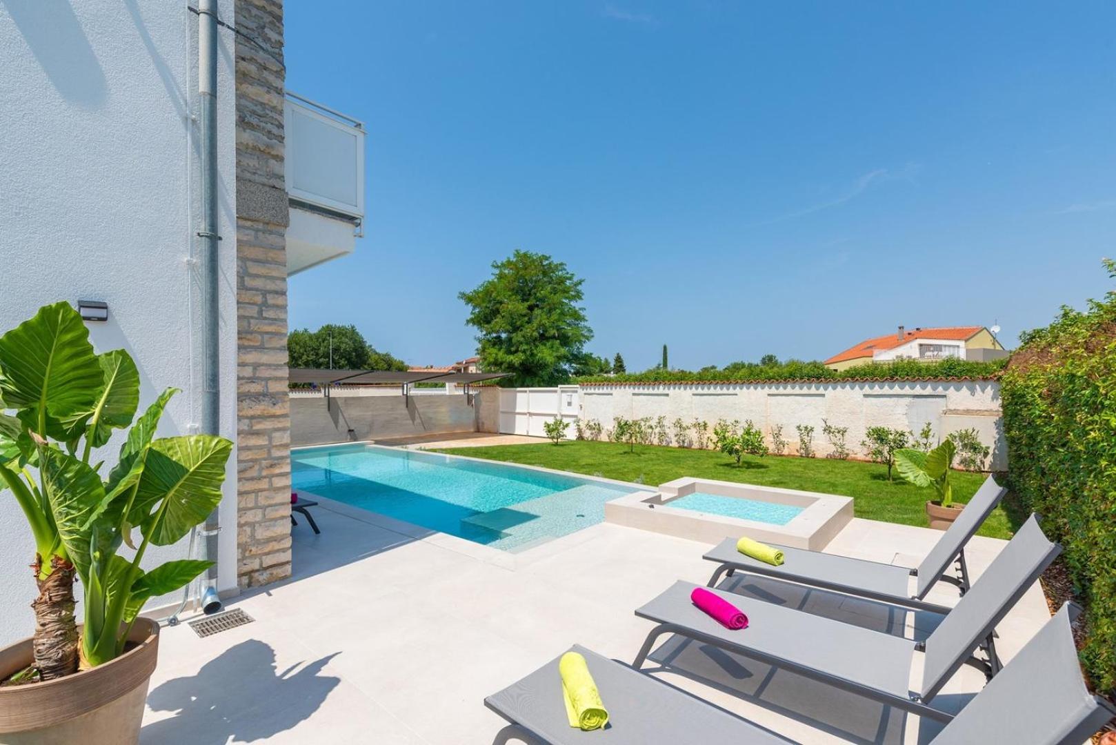 Villa Irena With Private Pool In Porec Exterior photo